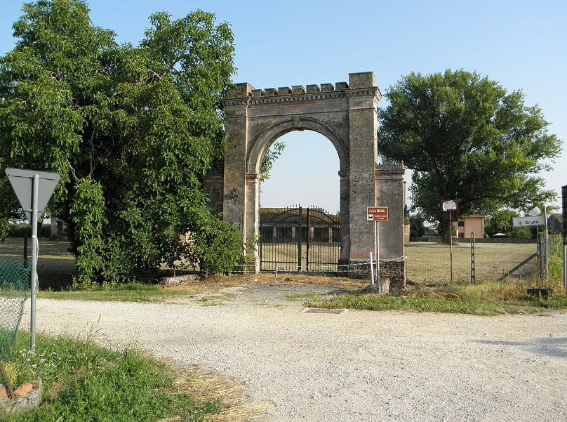 Casa Pepoli (Castello Sariano), Italy